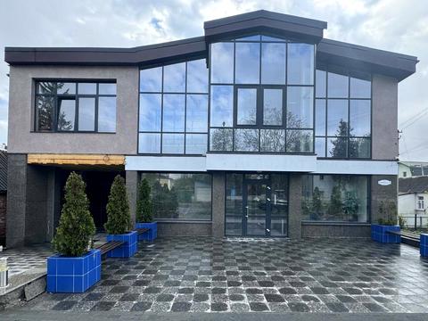 комерційна за адресою Староміська вул., 18