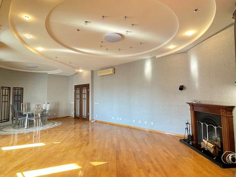 комерційна за адресою Чеховський пров., 8