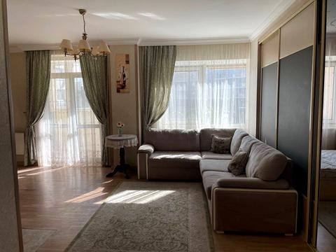 квартира за адресою Раїси Окіпної вул., 10-Б