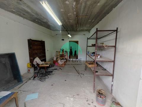 паркомісце за адресою Євгена Коновальця вул., 260