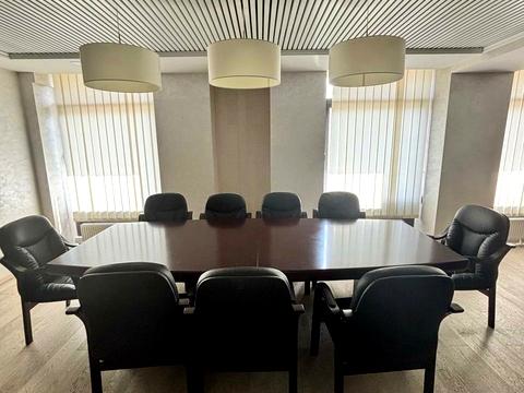 комерційна за адресою майдан Незалежності пл., 2