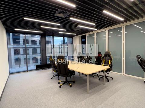 комерційна за адресою Зоологічна вул., 5/1