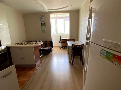 квартира за адресою Раїси Окіпної вул., 8