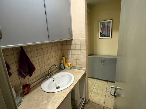 комерційна за адресою Володимира Івасюка просп. (Героїв Сталінграду), 6-Б