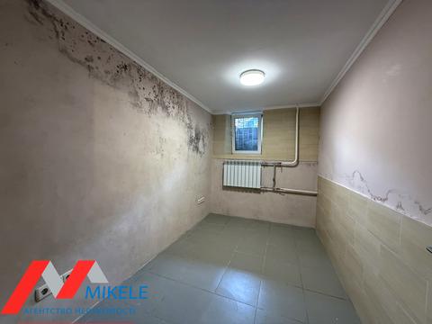 комерційна за адресою Леонтовича вул., 7