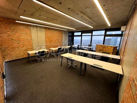 комерційна за адресою Євгена Коновальця вул. (Щорса), 44-А