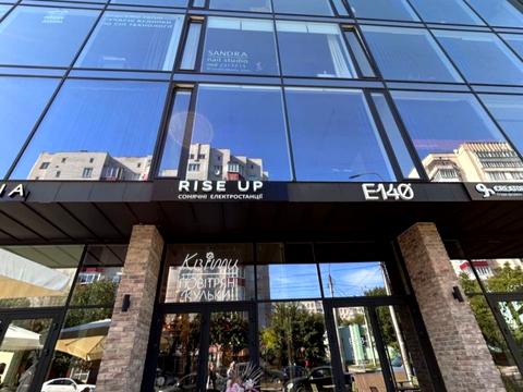 комерційна за адресою Зарічанська вул., 13