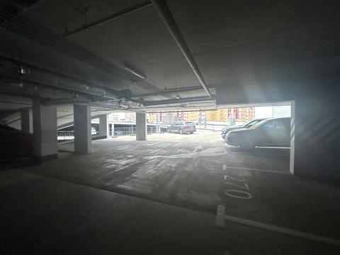паркомісце за адресою Олександра Олеся вул., 2