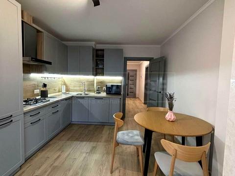 квартира за адресою Хіміків вул., 28, к.1-6