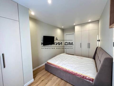 квартира за адресою Дніпровська набережна вул., 17-К