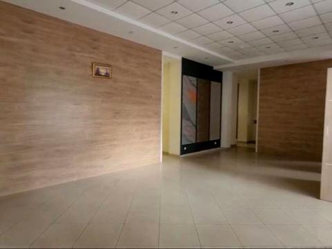 комерційна за адресою Старопортофранківська вул., 81а