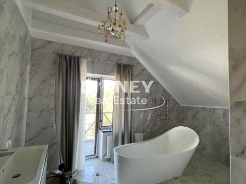 будинок за адресою с. Нові Петрівці, Нові Петрівці