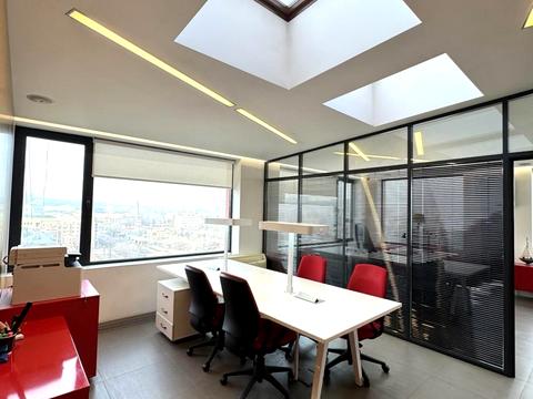 комерційна за адресою Почайнинська вул., 70