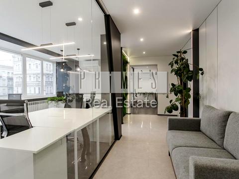 комерційна за адресою Володимирська вул., 51/53