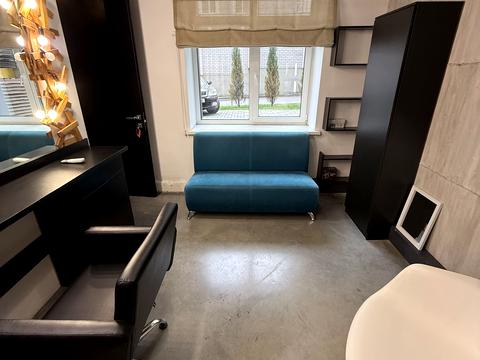 комерційна за адресою Левка Лук'яненка вул. (Василя Жуковського), 16, 18, 20, 24