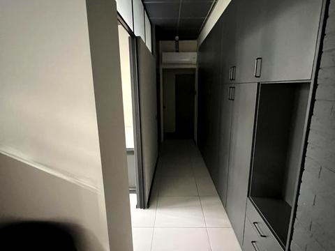 комерційна за адресою Набережно-Хрещатицька вул., 35В