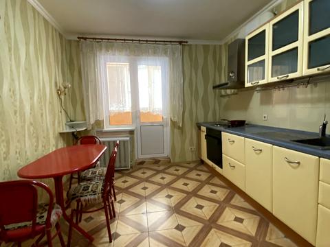 квартира за адресою Милославська вул., 12