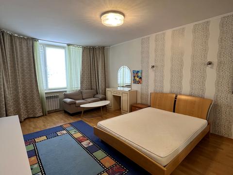 квартира за адресою Анни Ахматової вул., 35-А