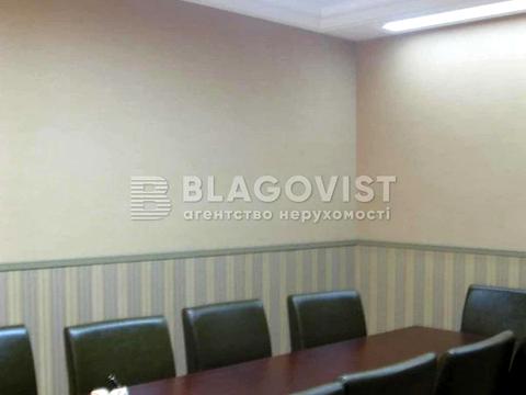 комерційна за адресою Нагірна вул., 3