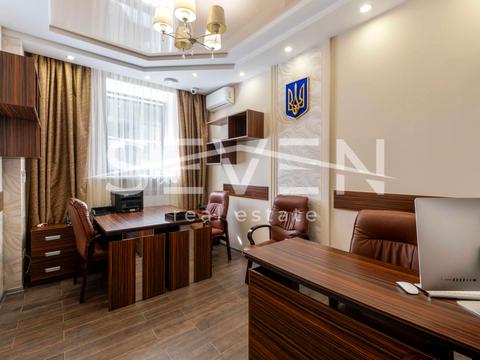 комерційна за адресою Саксаганського вул., 61/21