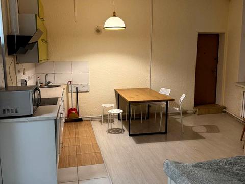 комерційна за адресою Градинська вул., 7