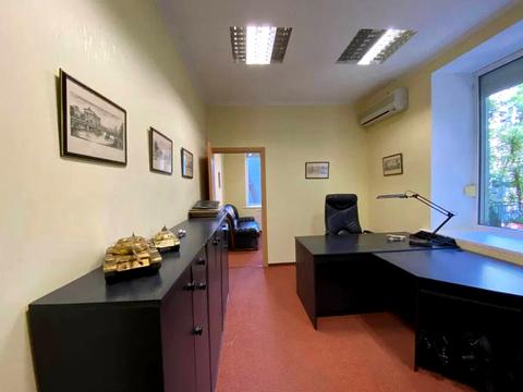 комерційна за адресою Ділова вул. (Димитрова), 6