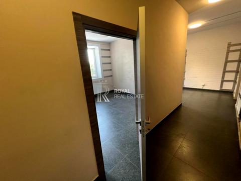 комерційна за адресою Залізничне шосе, 2а