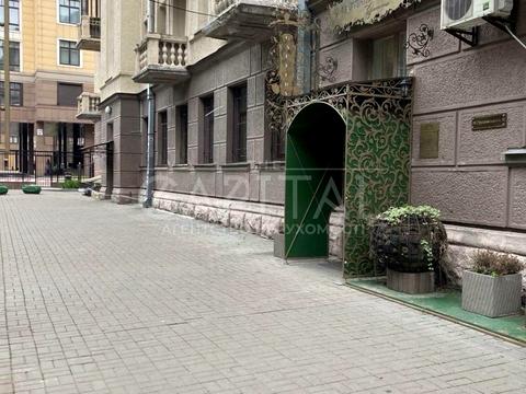 комерційна за адресою Михайла Грушевського вул., 9