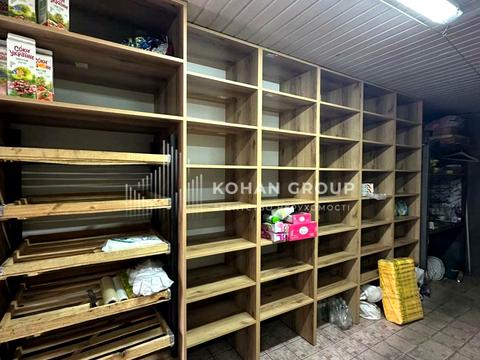 комерційна за адресою Кам'янецька вул., 141