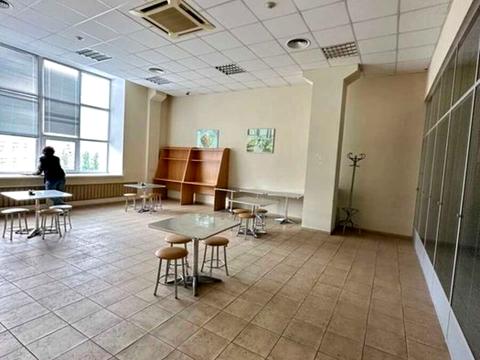 комерційна за адресою Дениса Монастирського вул. (Василя Сурікова), 3