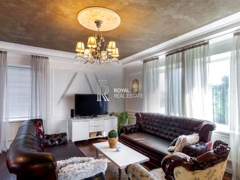 будинок за адресою Квітнева