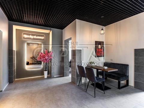 комерційна за адресою Академіка Вернадського бульв., 24