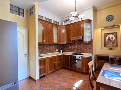 квартира за адресою Богдана Хмельницького вул., 9б-в