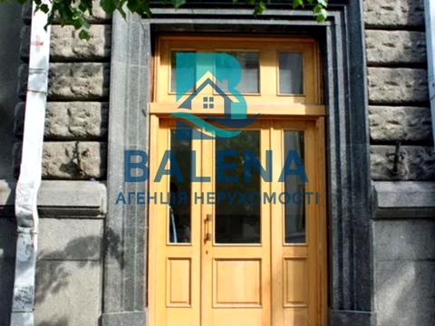 комерційна за адресою Банкова вул., 3