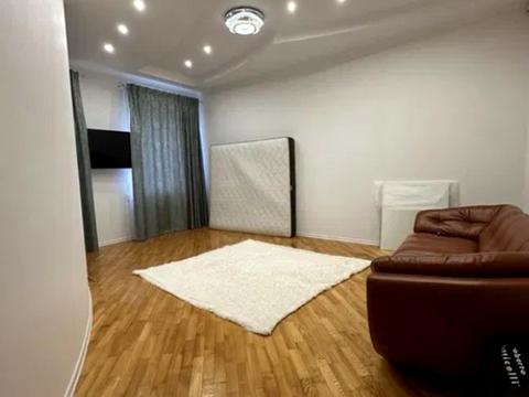 квартира по адресу Небесной Сотни ул., 38