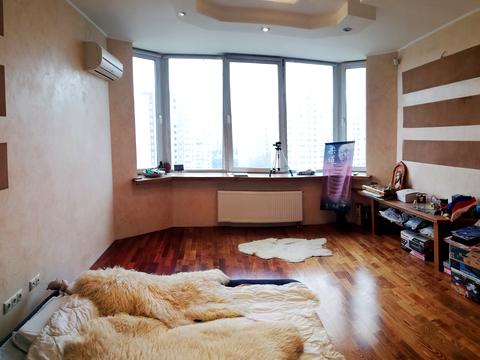 квартира за адресою Анни Ахматової вул., 35-А