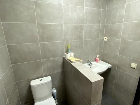 комерційна за адресою Дніпровська набережна вул., 26-Ж