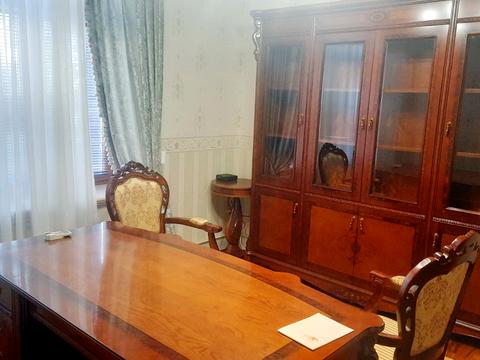 комерційна за адресою Інститутська вул., 16