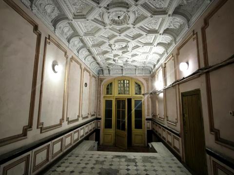 комерційна за адресою Велика Житомирська вул., 8-Б