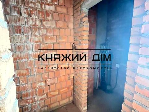 комерційна за адресою Дніпровська набережна вул., 17В