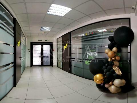 комерційна за адресою Науки просп., 1