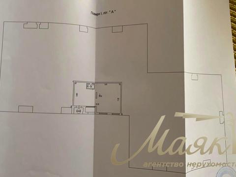 комерційна за адресою Дніпровська набережна вул., 16-Д
