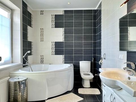 будинок за адресою Богатирська вул., 30б