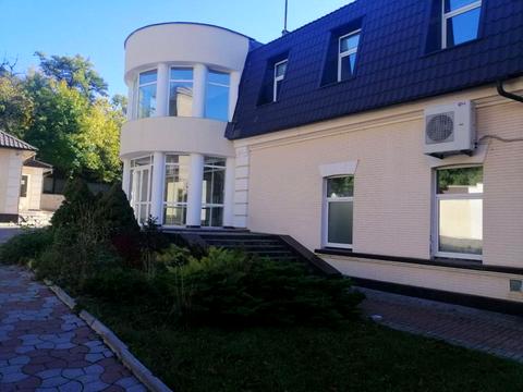 коммерческая по адресу Владимира Моссаковского ул. (Клари Цеткін), 1