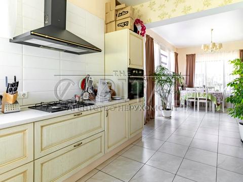 будинок за адресою Дніпровська вул.