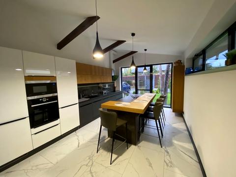 будинок за адресою Анатолія Солов'яненка вул.