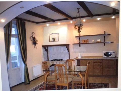 квартира за адресою Раїси Окіпної вул., 4