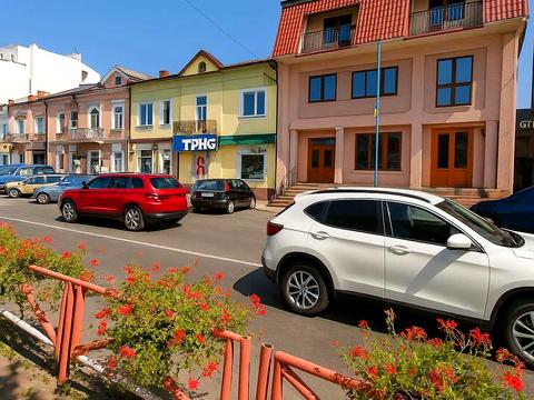 коммерческая по адресу Черновола ул., 9а