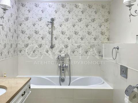 квартира за адресою Анни Ахматової вул., 22