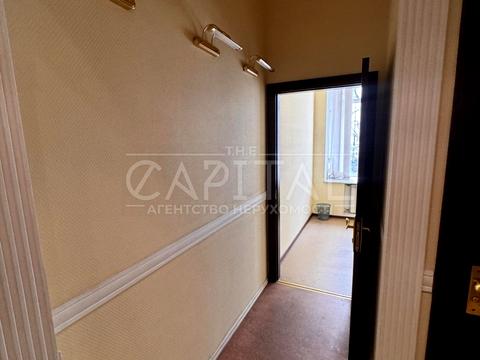 комерційна за адресою Саксаганського вул., 28